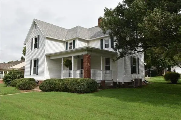 214 E 15th Street, Higginsville, MO 64037