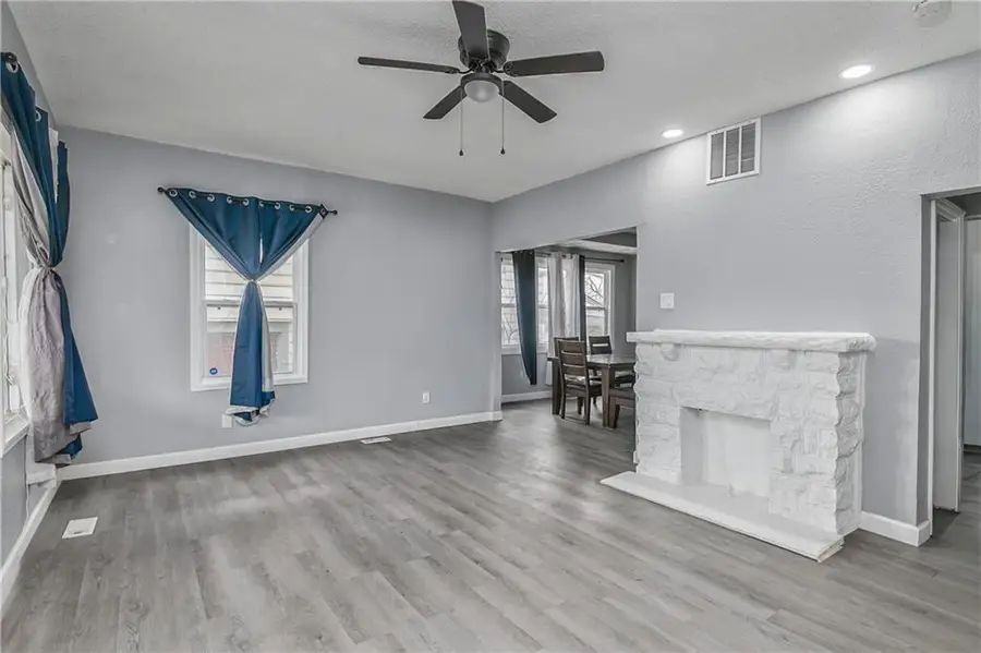 3820 Wabash Avenue, Kansas City, MO 64109 - #3