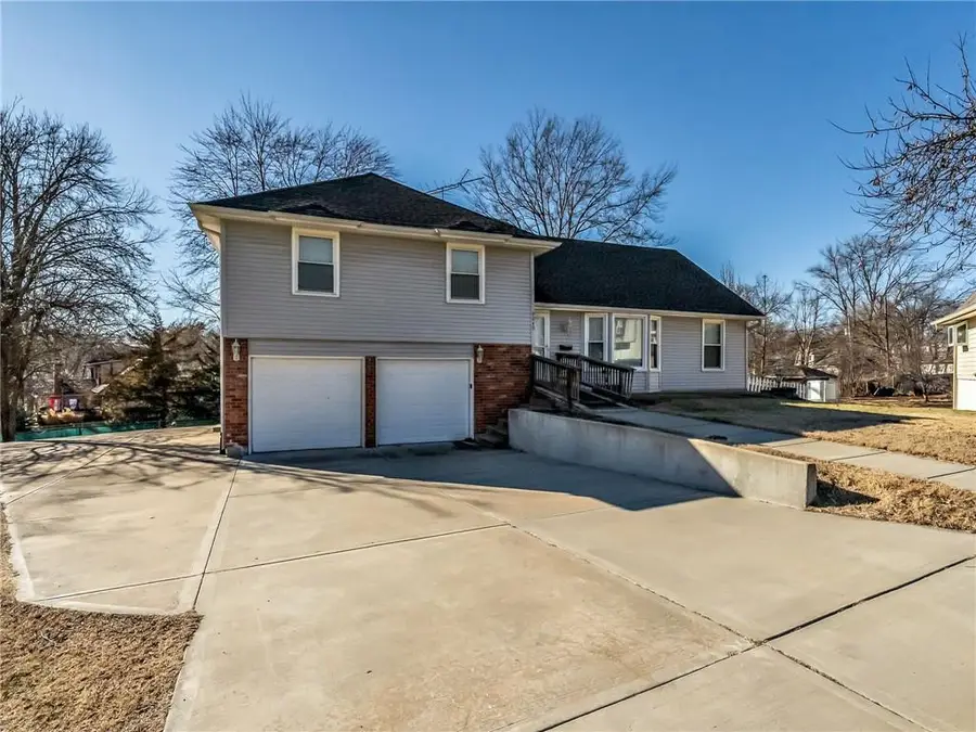 9240 Antioch Road, Overland Park, KS 66212 - #2