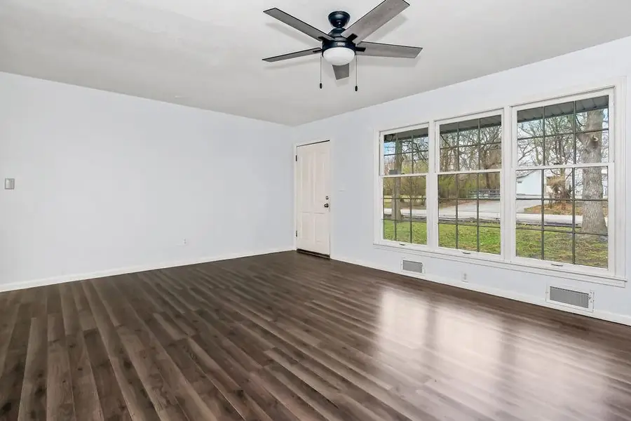 13419 Parker Avenue, Grandview, MO 64030 - #3