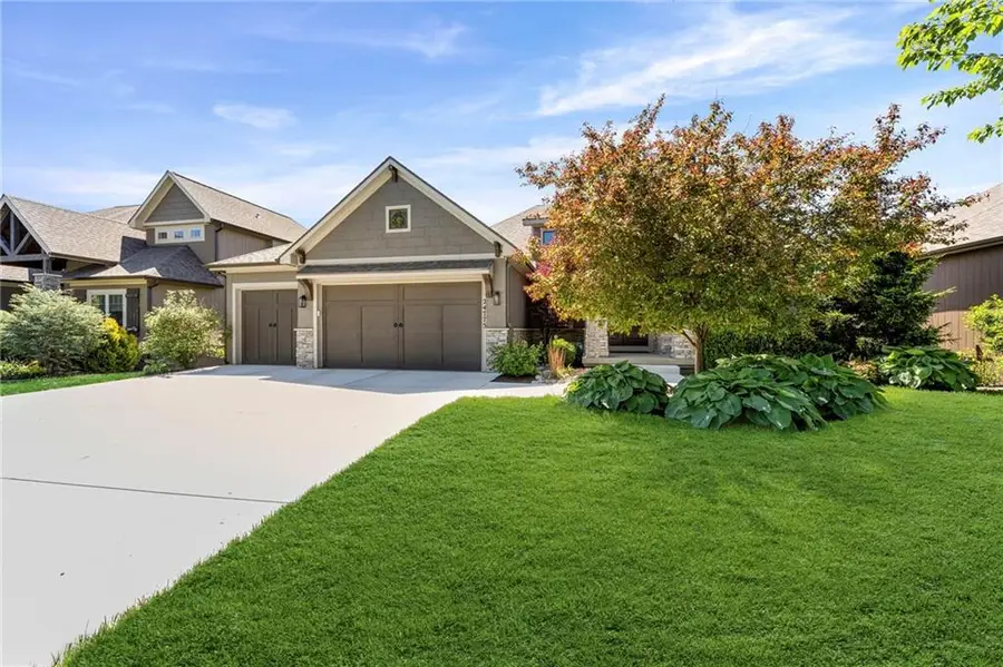 24775 W 98th Street, Lenexa, KS 66227 - #2
