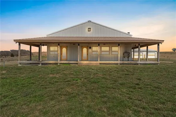 374 N 750 Road, Overbrook, KS 66524