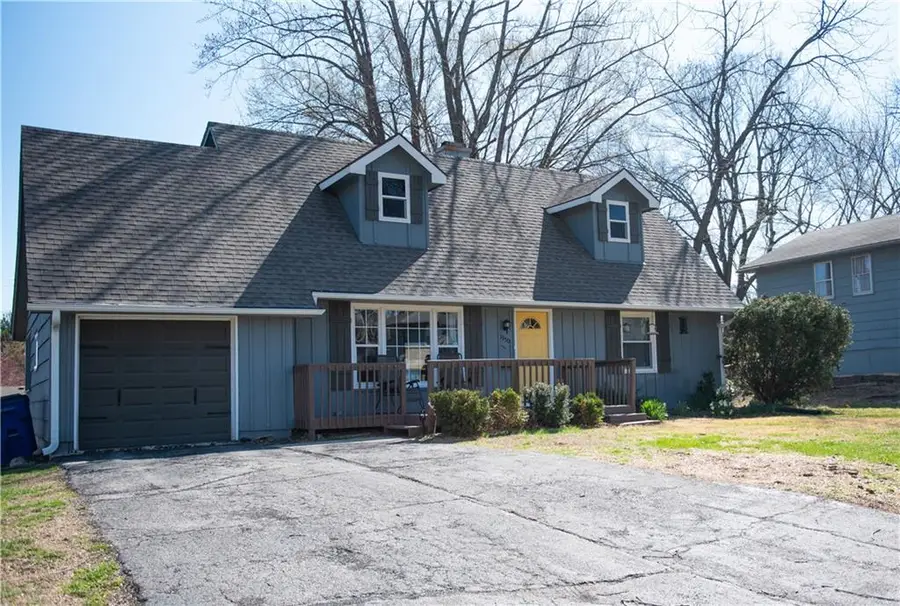 13501 Applewood Drive, Grandview, MO 64030 - #2