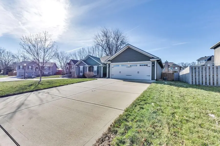 919 E 8th Circle, Kearney, MO 64060 - #2