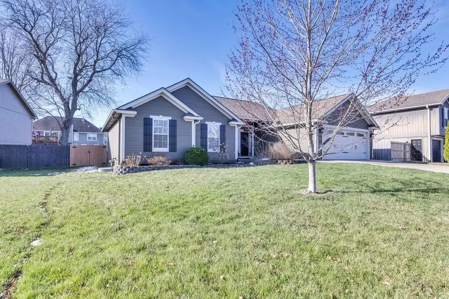 919 E 8th Circle, Kearney, MO 64060 - #3