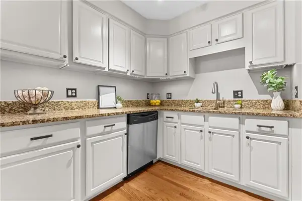 4942 Walnut Street #2 South, Kansas City, MO 64112