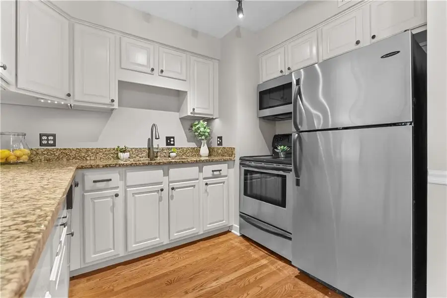 4942 Walnut Street #2 South, Kansas City, MO 64112 - #2