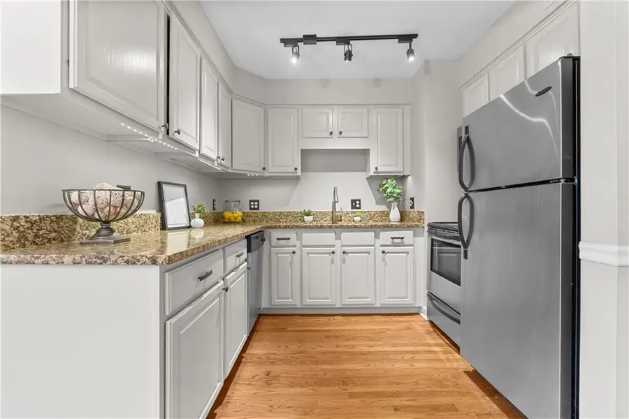 4942 Walnut Street #2 South, Kansas City, MO 64112 - #3