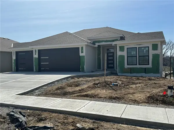 13755 NW 70th Street, Parkville, MO 64152