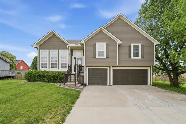 521 Cedar Falls Court, Raymore, MO 64083