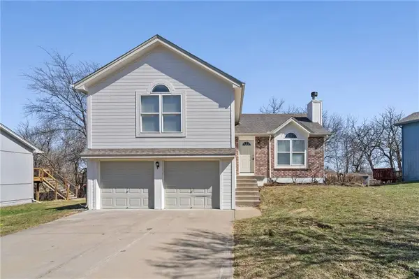 901 Pine Crest Avenue, Kearney, MO 64060