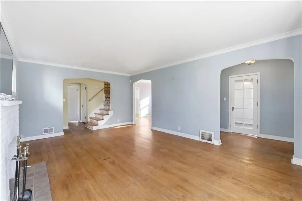 1174 E 77th Street, Kansas City, MO 64131 - #1