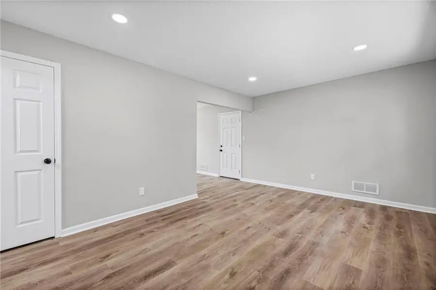 10908 Ewing Avenue, Kansas City, MO 64134 - #3