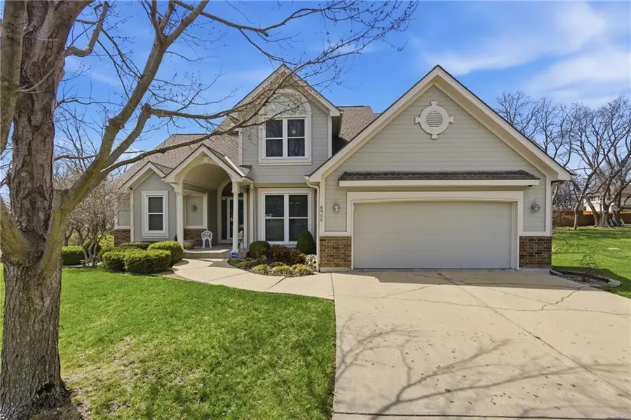 6906 N Bellefontaine Avenue, Gladstone, MO 64119 - #2