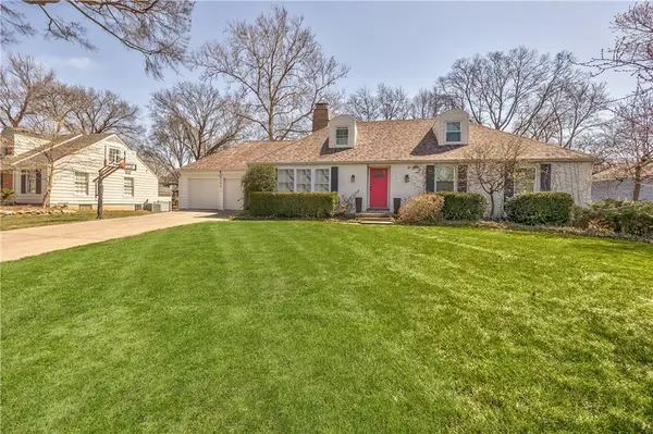 8345 Reinhardt Street, Prairie Village, KS 66206