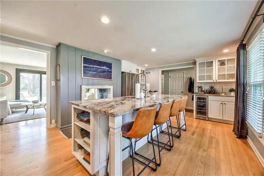 8345 Reinhardt Street, Prairie Village, KS 66206 - #3