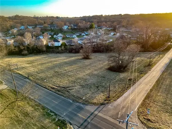 S 11th St Road, St Joseph, MO 64503