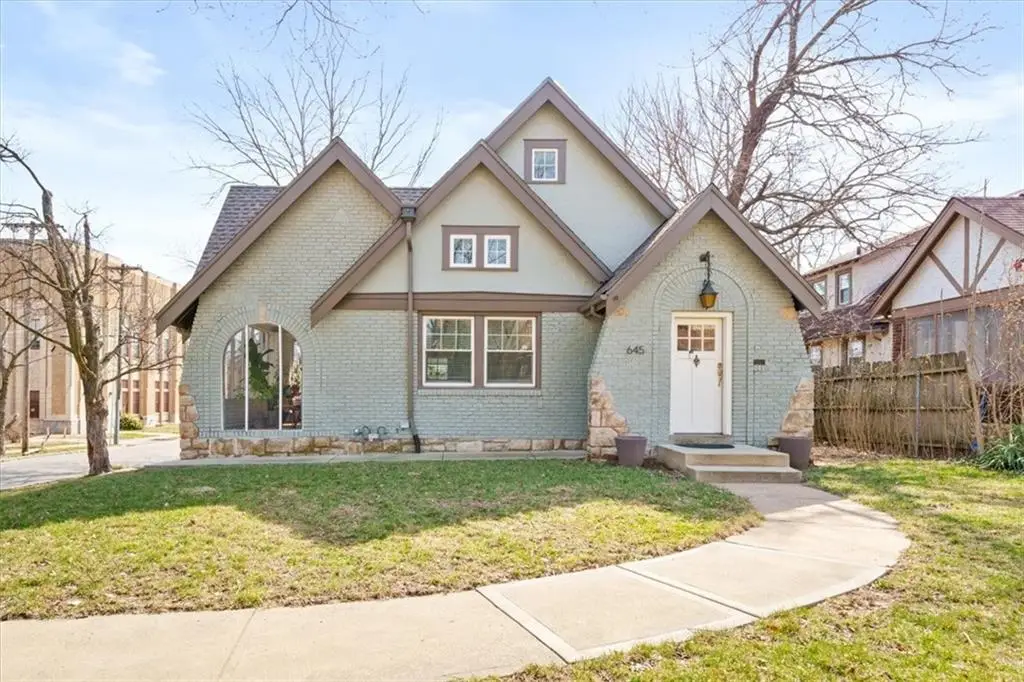 645 E 62nd Street, Kansas City, MO 64110 - #1