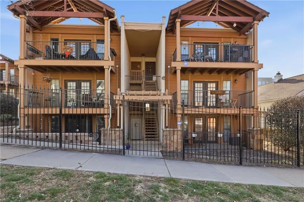 4727 Jarboe Street #102, Kansas City, MO 64112 - #1