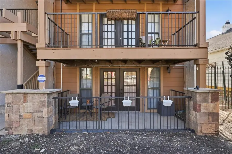 4727 Jarboe Street #102, Kansas City, MO 64112 - #2