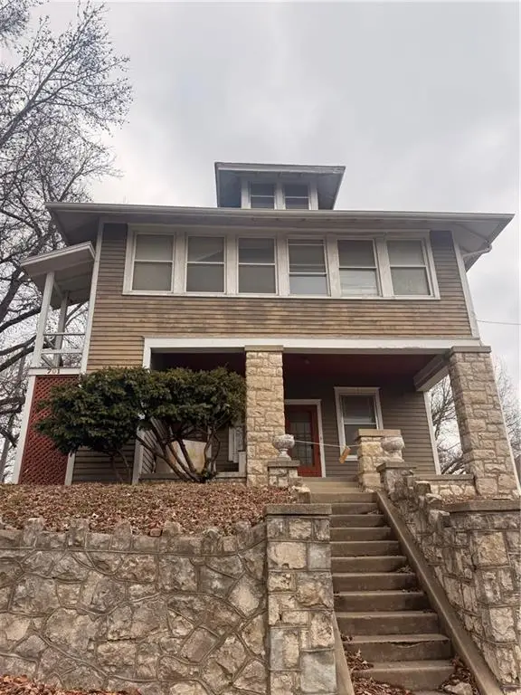 701 Mcdonald Street, Saint Joseph, MO 64505 - #1