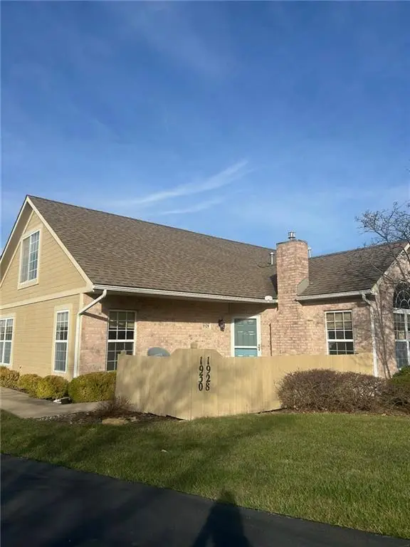 1928 W 139th Street, Leawood, KS 66224