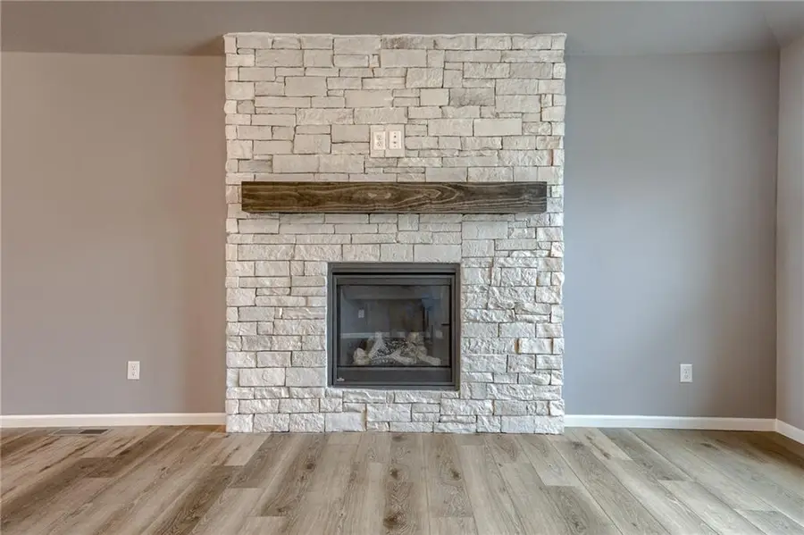 20560 Newcastle Street, Spring Hill, KS 66083 - #2