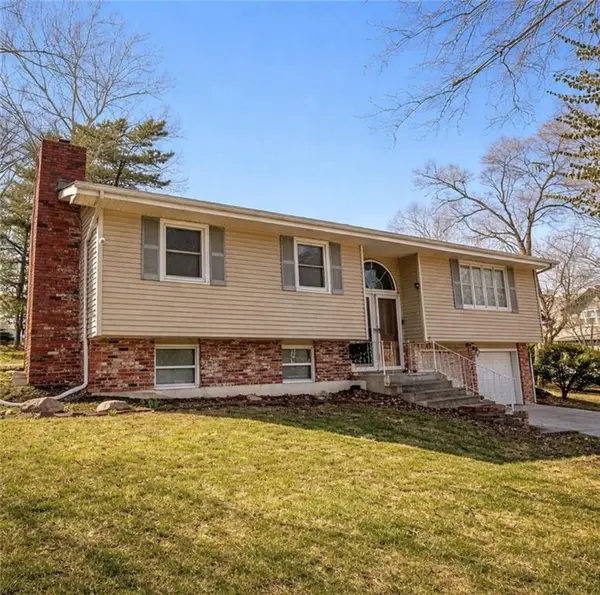 809 Acorn Street, Eudora, KS 66025