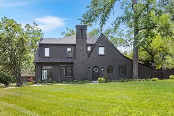 5500 Mission Road, Fairway, KS 66205