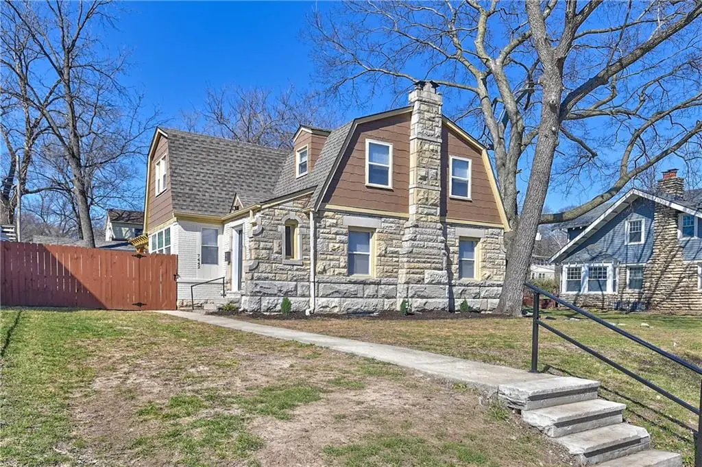 7442 Paseo Boulevard, Kansas City, MO 64131 - #1