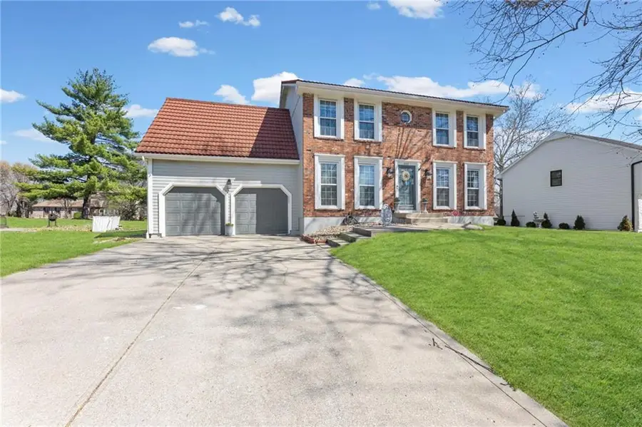 202 NW Ironbark Street, Lees Summit, MO 64064 - #2