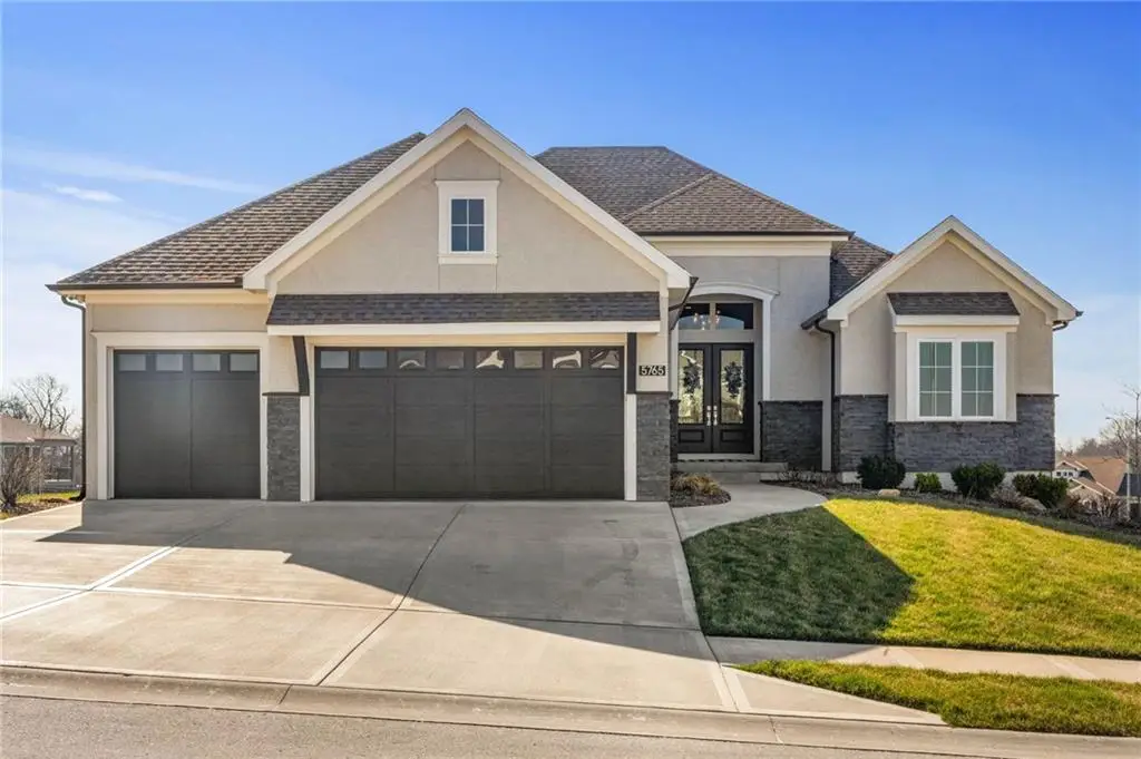 5765 NW Barn Hill Road, Parkville, MO 64152 - #1