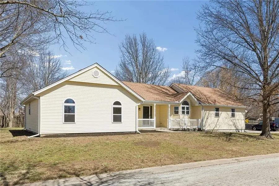 204 W 1st Street, Garden City, MO 64747 - #2