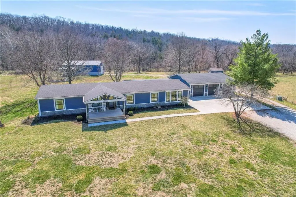 811 N 900th Road, Lawrence, KS 66047 - #1