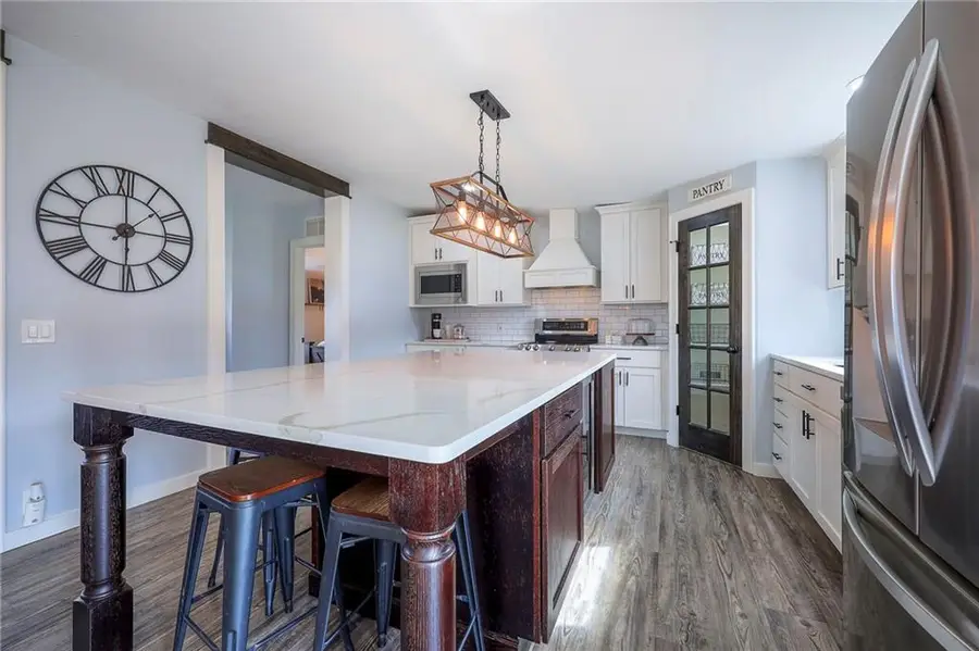 811 N 900th Road, Lawrence, KS 66047 - #3