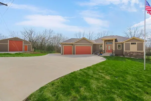 1009 N Independence Street, Pleasant Hill, MO 64080