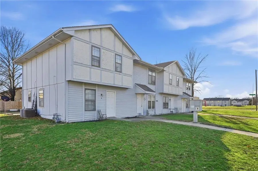 808 SW Meadowridge Drive, Blue Springs, MO 64015 - #3