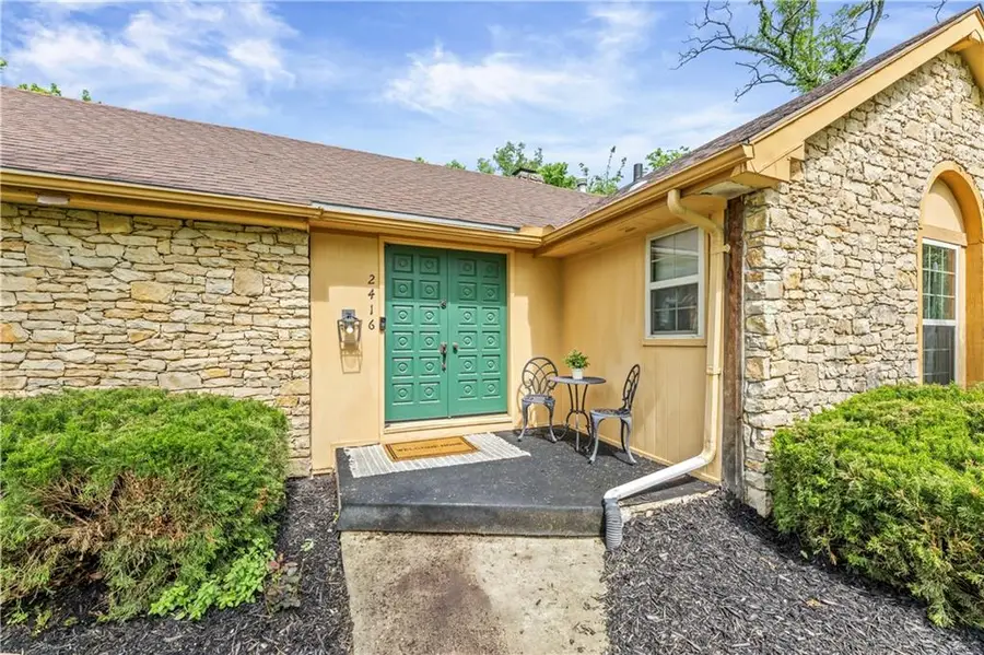 2416 E 110th Street, Kansas City, MO 64131 - #2