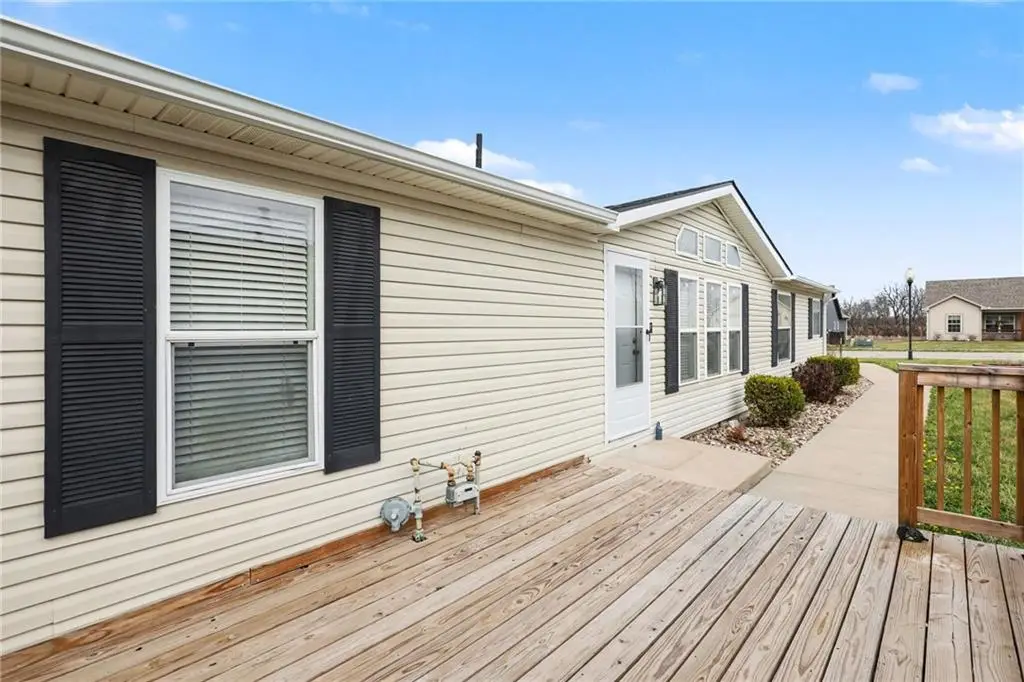 1002 NE White Oaks Lane, Oak Grove, MO 64075 - #1