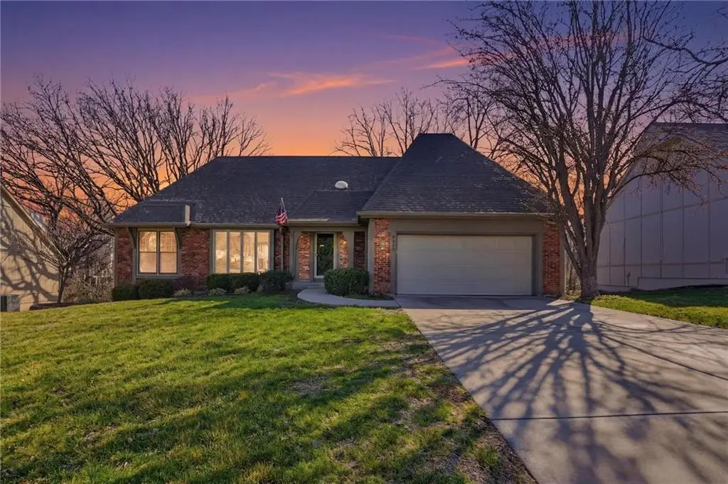 8505 Rosehill Road, Lenexa, KS 66215 - #1