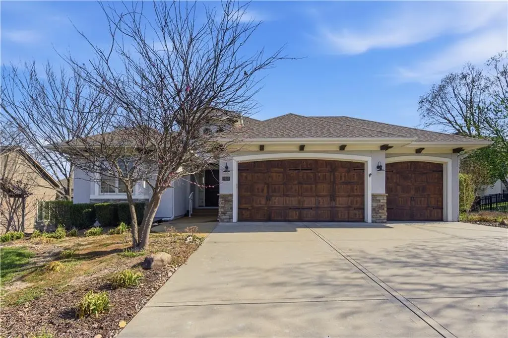 9425 N Spruce Court, Kansas City, MO 64156 - #1