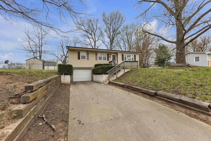 3520 S 41st Terrace, Saint Joseph, MO 64503 - #3