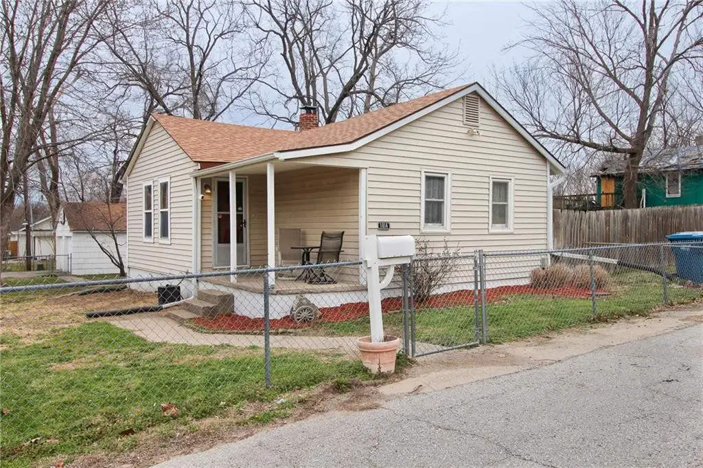 1014 E Smith Avenue, Independence, MO 64050 - #1