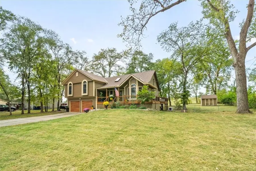 8910 Lexington Avenue, De Soto, KS 66018 - #2