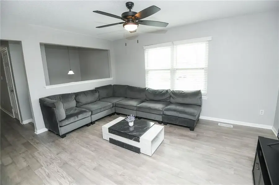 204 NW 114th Terrace, Kansas City, MO 64155 - #3