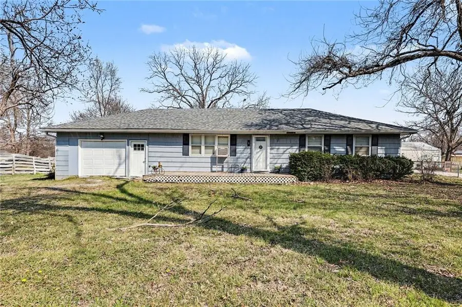 529 N 5th Street, Lacygne, KS 66040 - #3