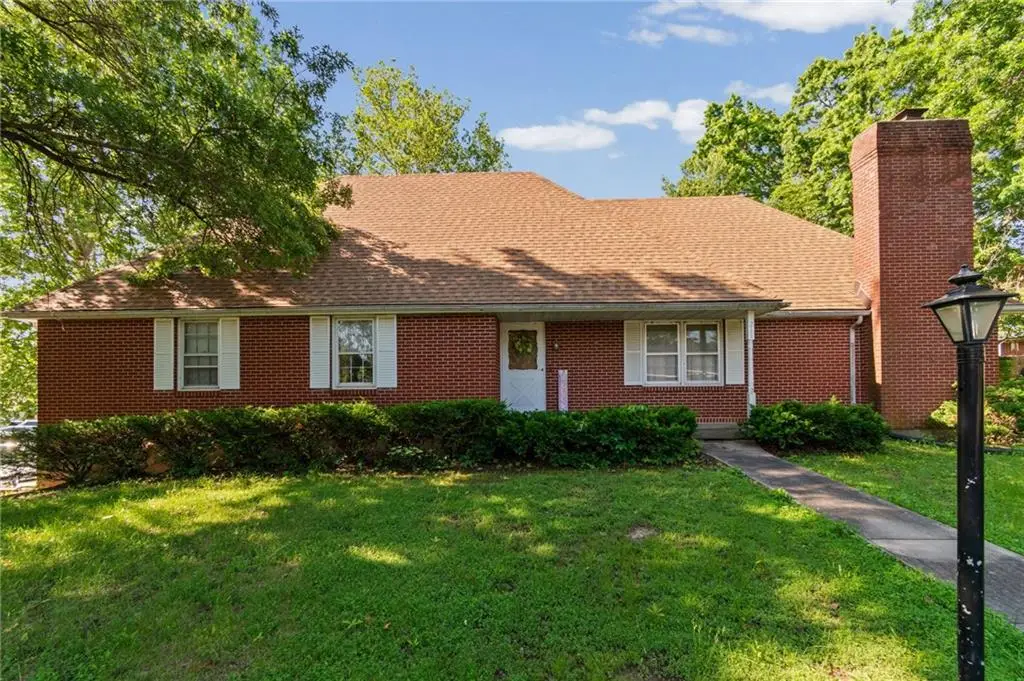 211 Rothrock Avenue, Richmond, MO 64085 - #1
