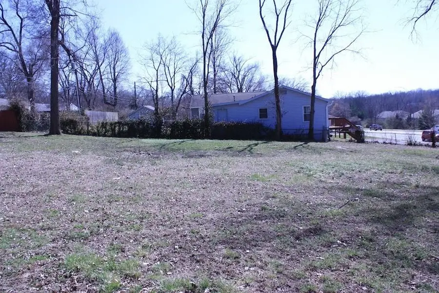 2911 S Sterling Avenue, Independence, MO 64052 - #2