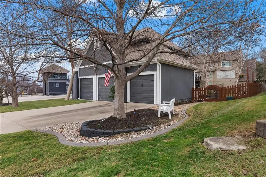 5715 NE Sapphire Place, Lees Summit, MO 64064 - #3