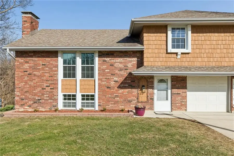 7539 Westridge Road, Raytown, MO 64138 - #2